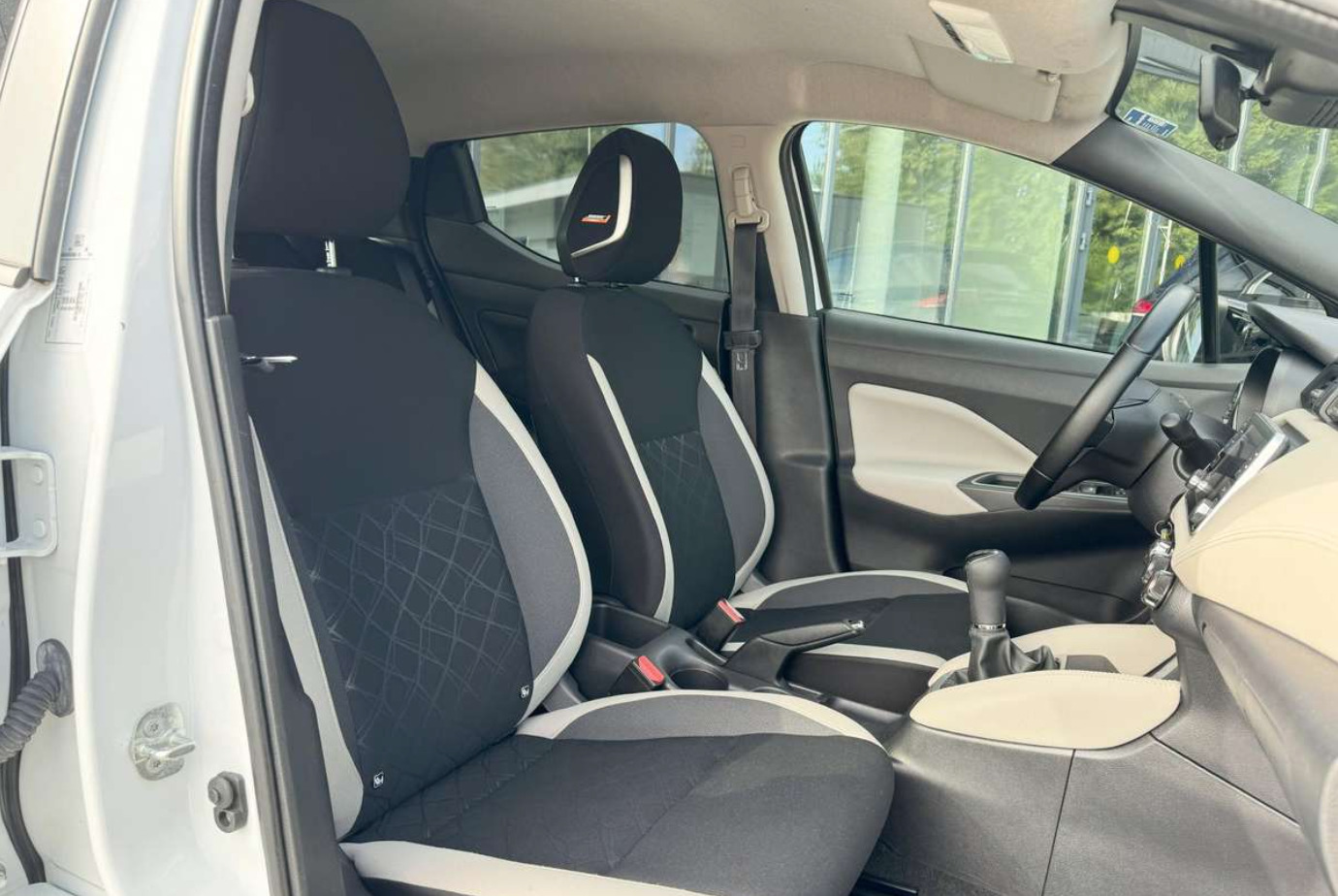 Nissan Micra 2022, photo 3/5