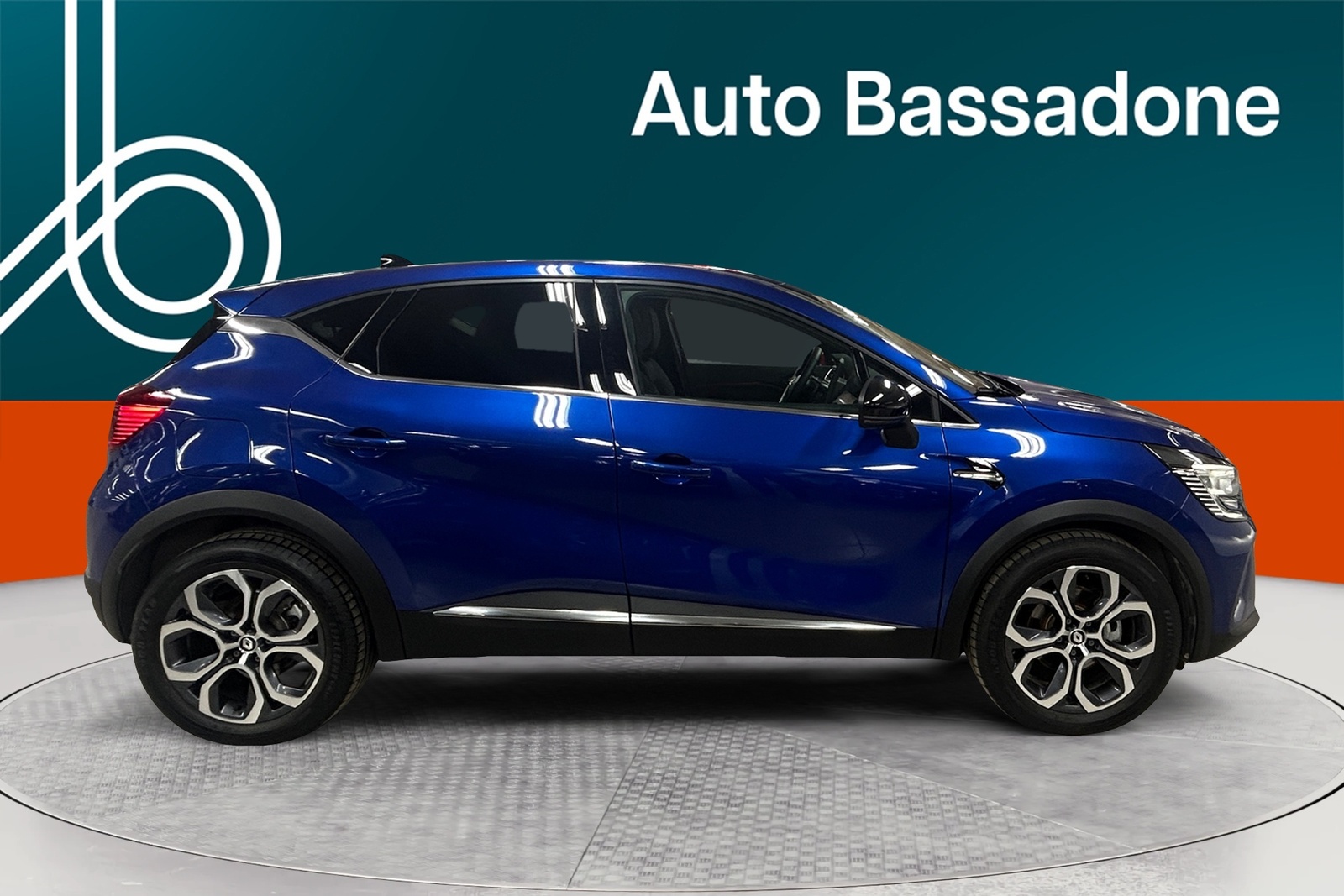 Renault Captur 2023, photo 6/19