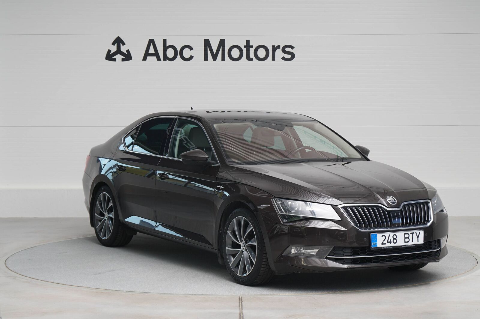 Škoda Superb 2017, kuva 3/19