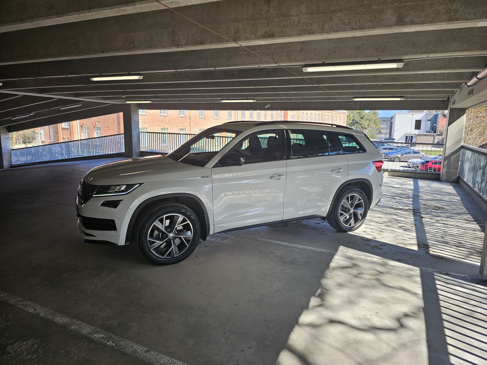 Škoda Kodiaq 2019, photo 3/5