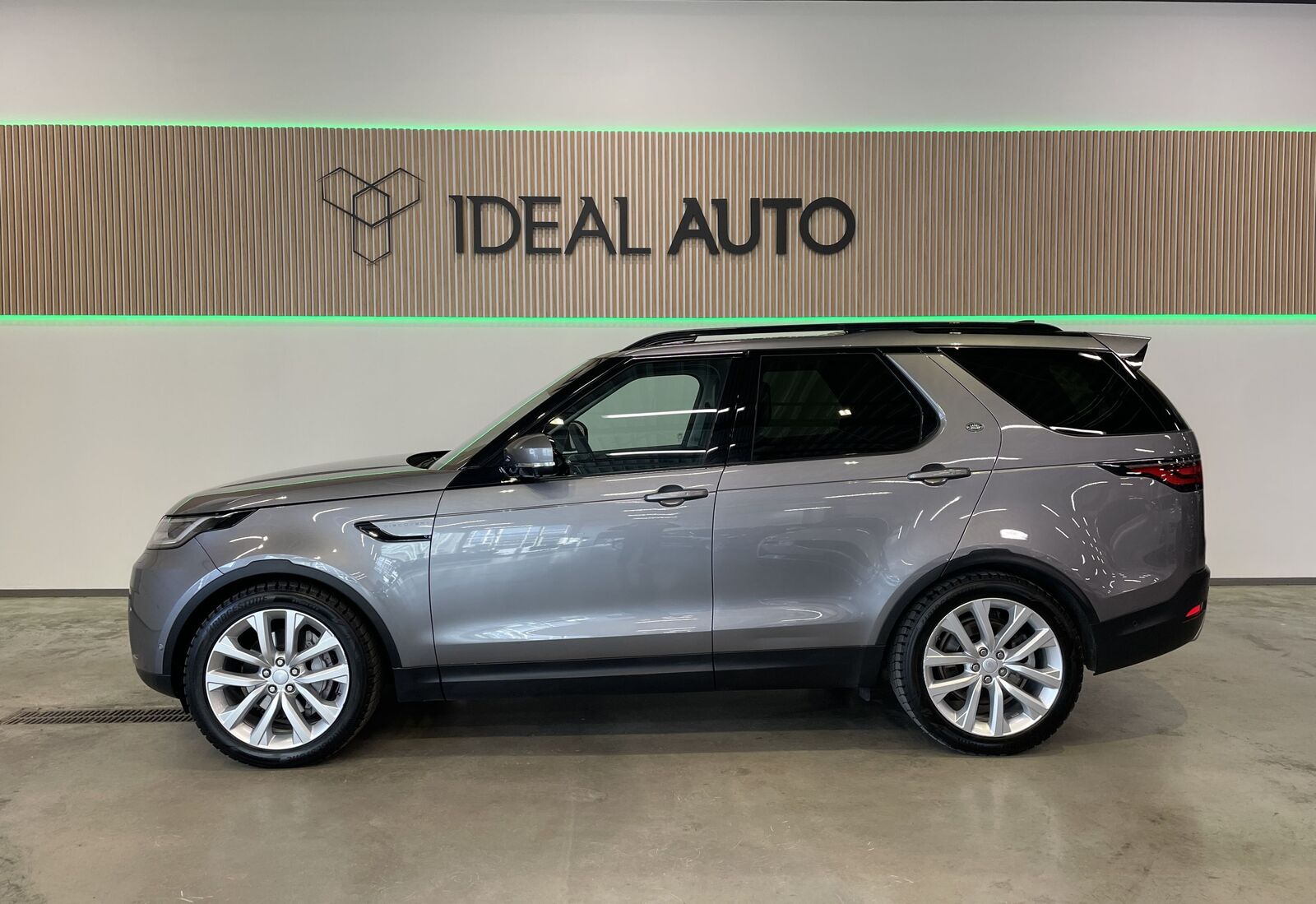 Land Rover Discovery 2021, kuva 2/10