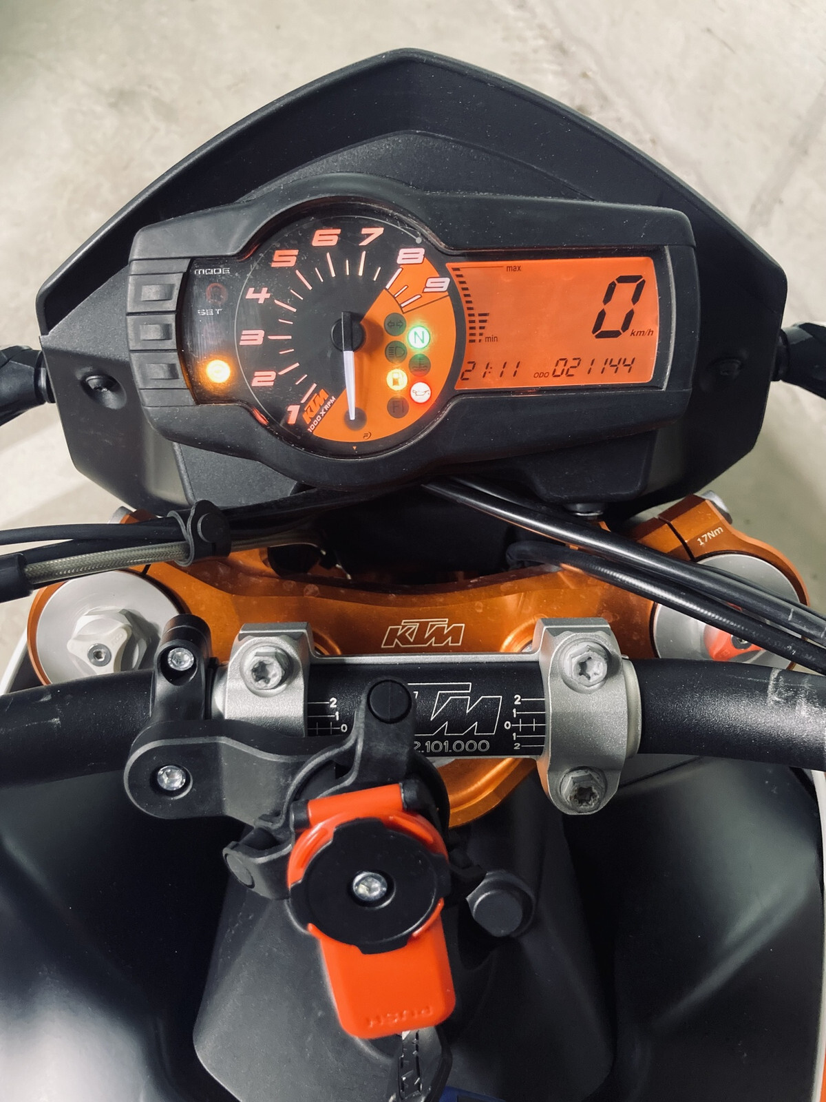 KTM 690 DUKE R 2013, photo 4/5