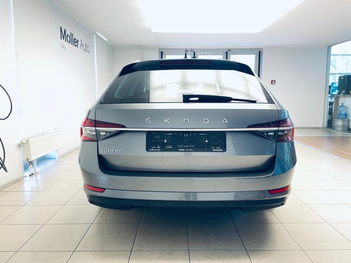 Škoda Superb 2023, photo 3/53