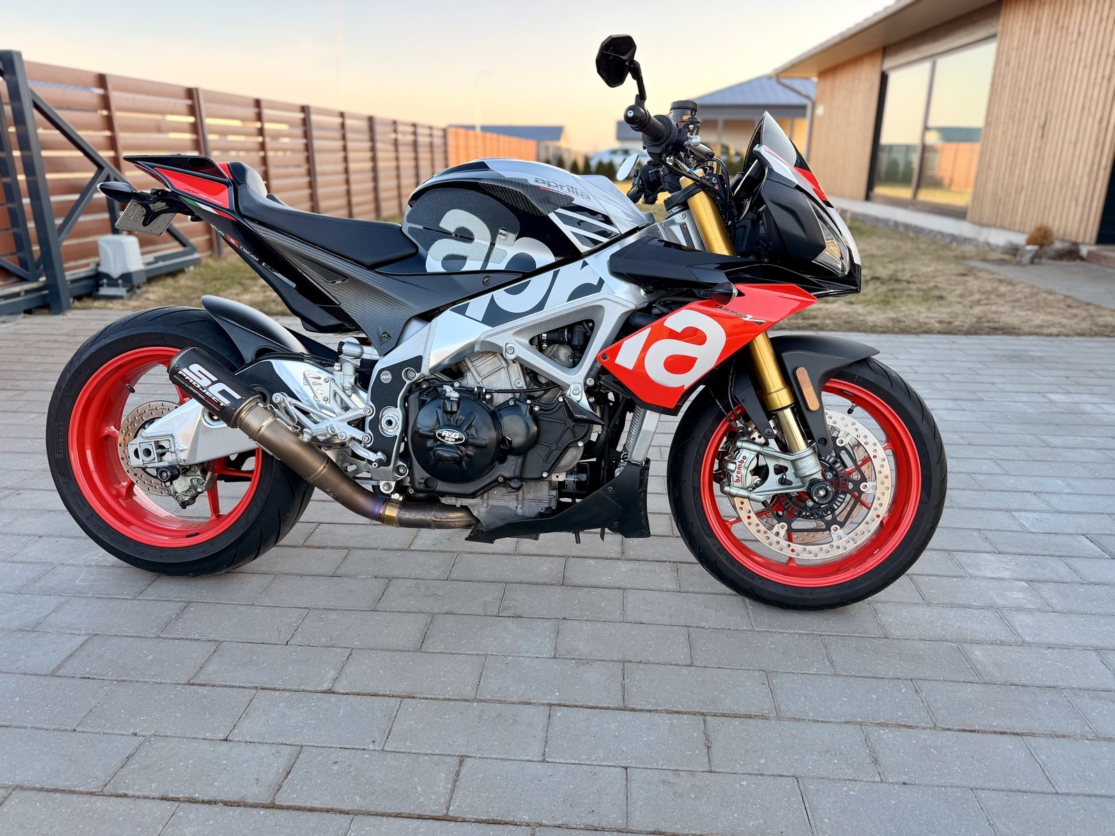 Aprilia Tuono 2018, kuva 3/5
