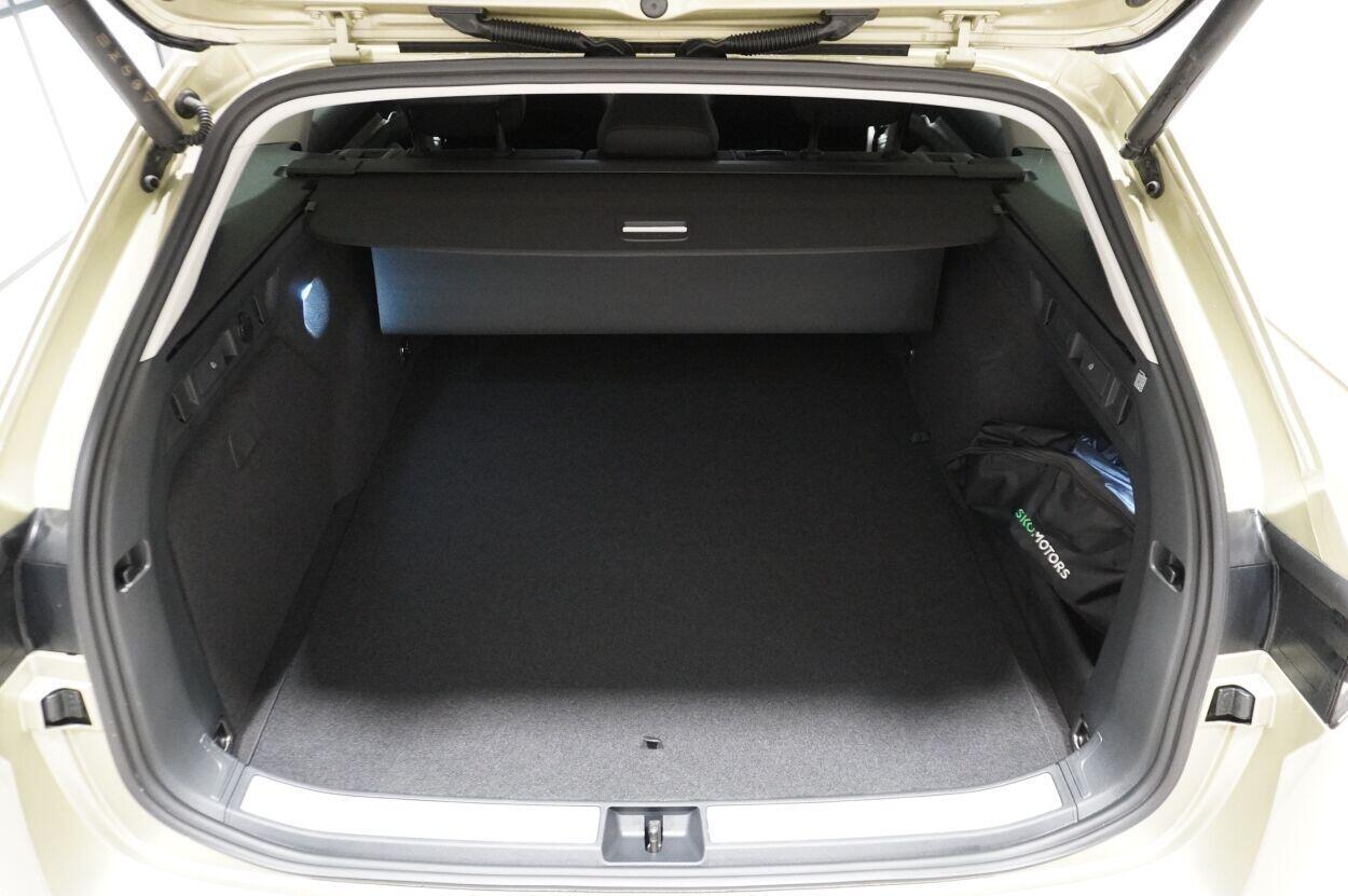 Škoda Superb 2025, photo 7/27