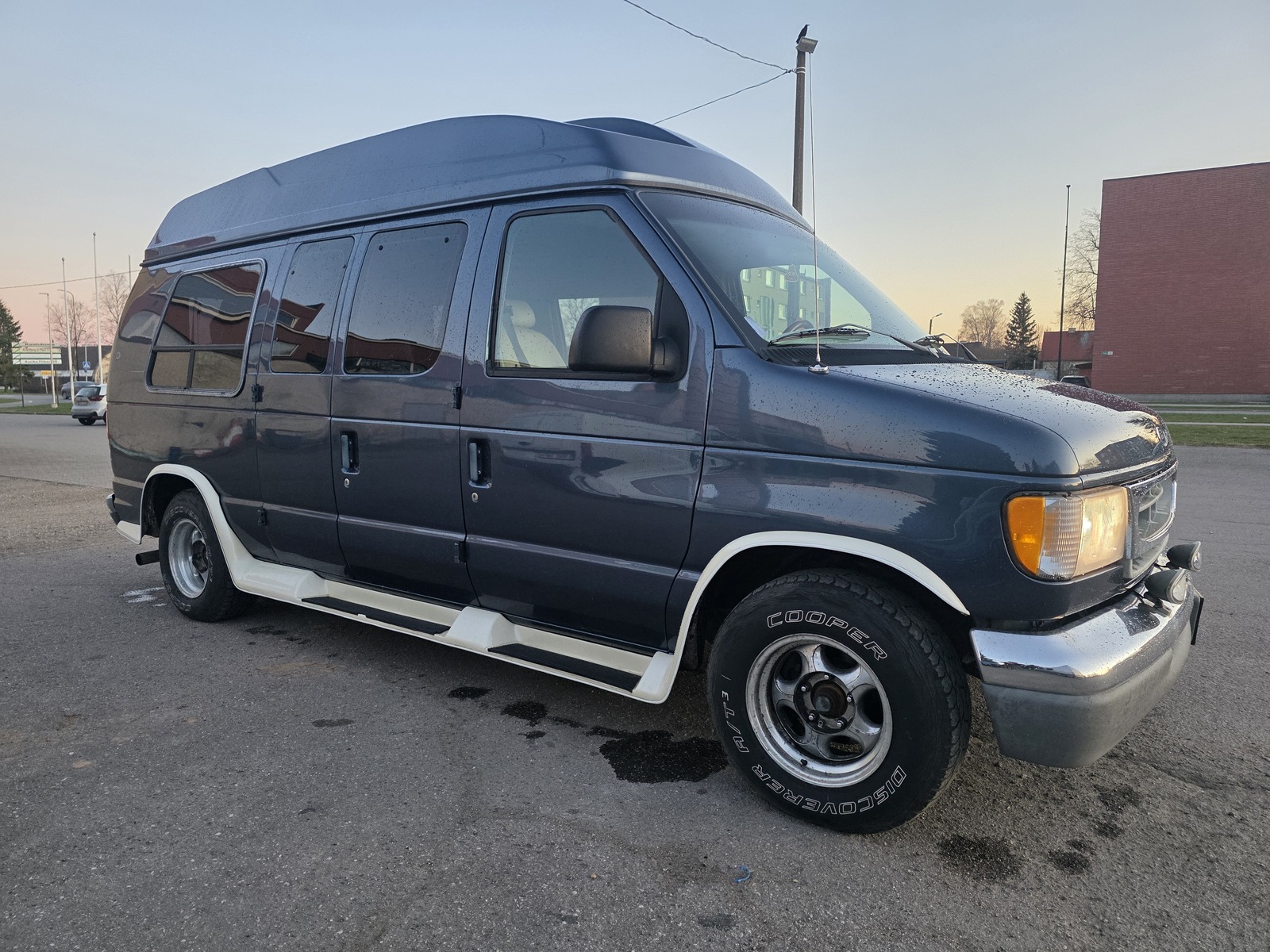 Ford Econoline 1997, kuva 5/13