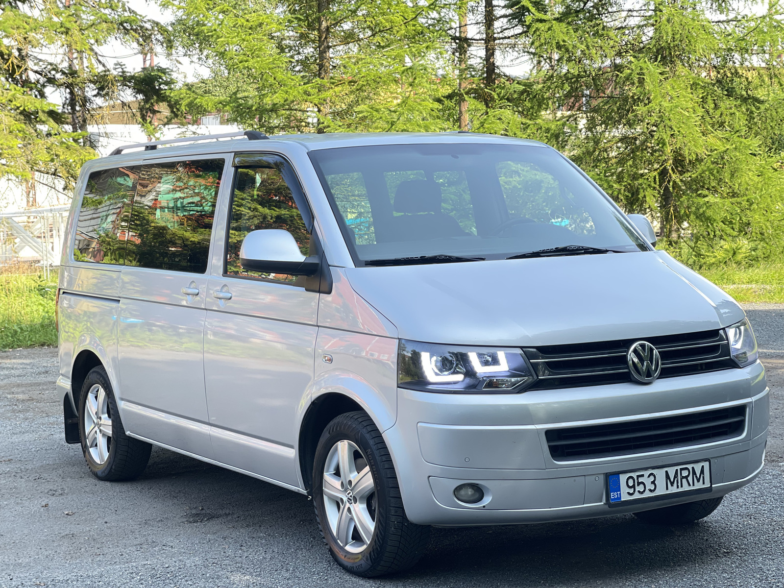 Volkswagen Multivan 2010, photo 4/12