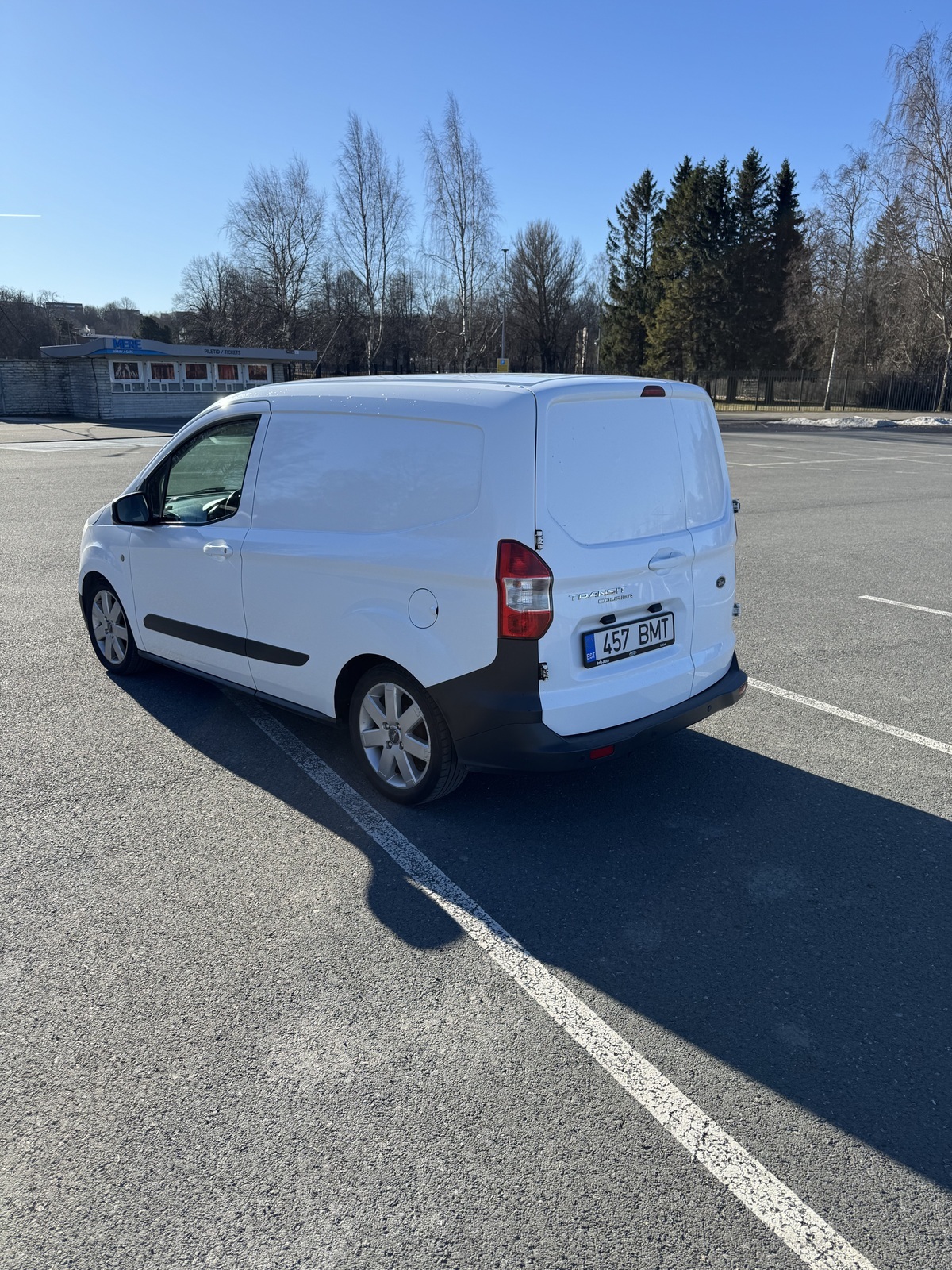 Ford Transit Courier 2014, kuva 2/6