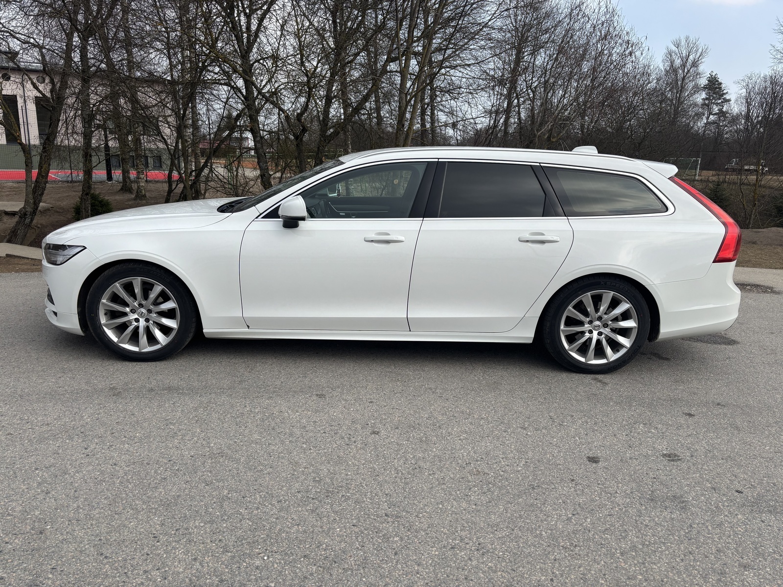 Volvo V90 2018, photo 2/14