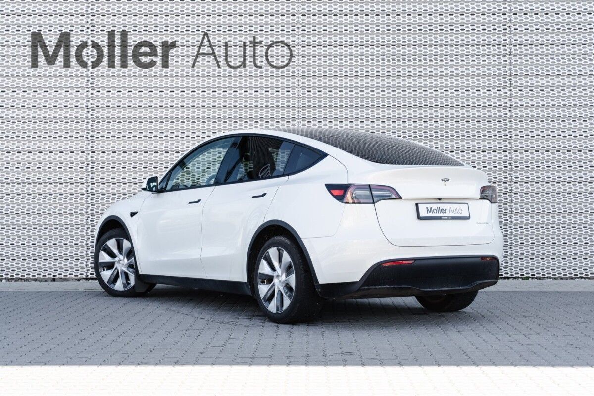 Tesla Model Y 2023, photo 3/17