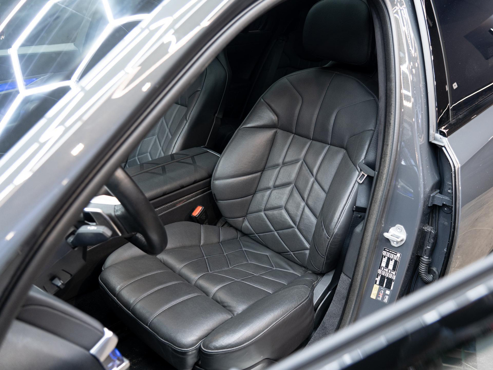 BMW i7 2023, photo 5/15