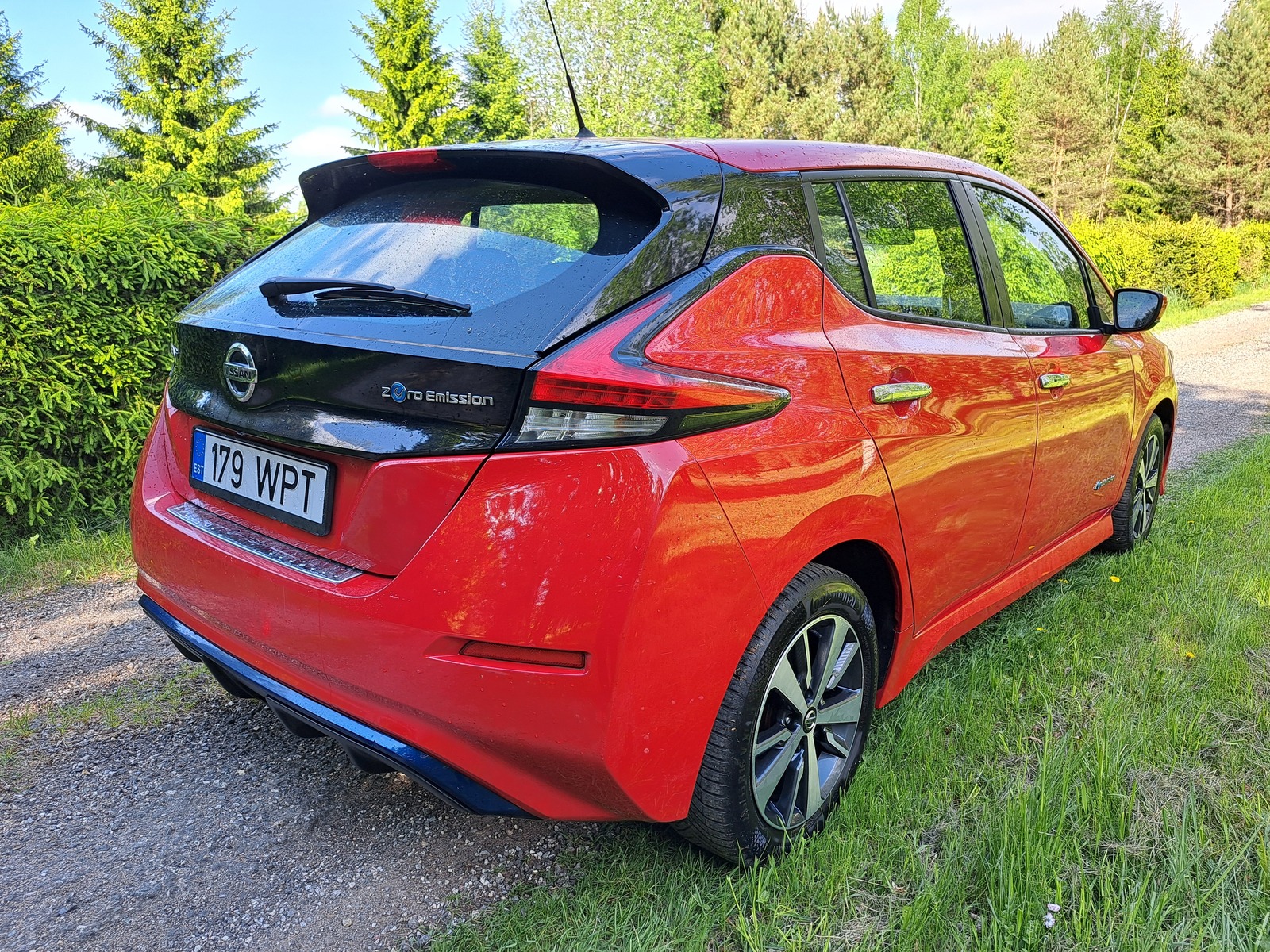 Nissan Leaf 2018, photo 4/10