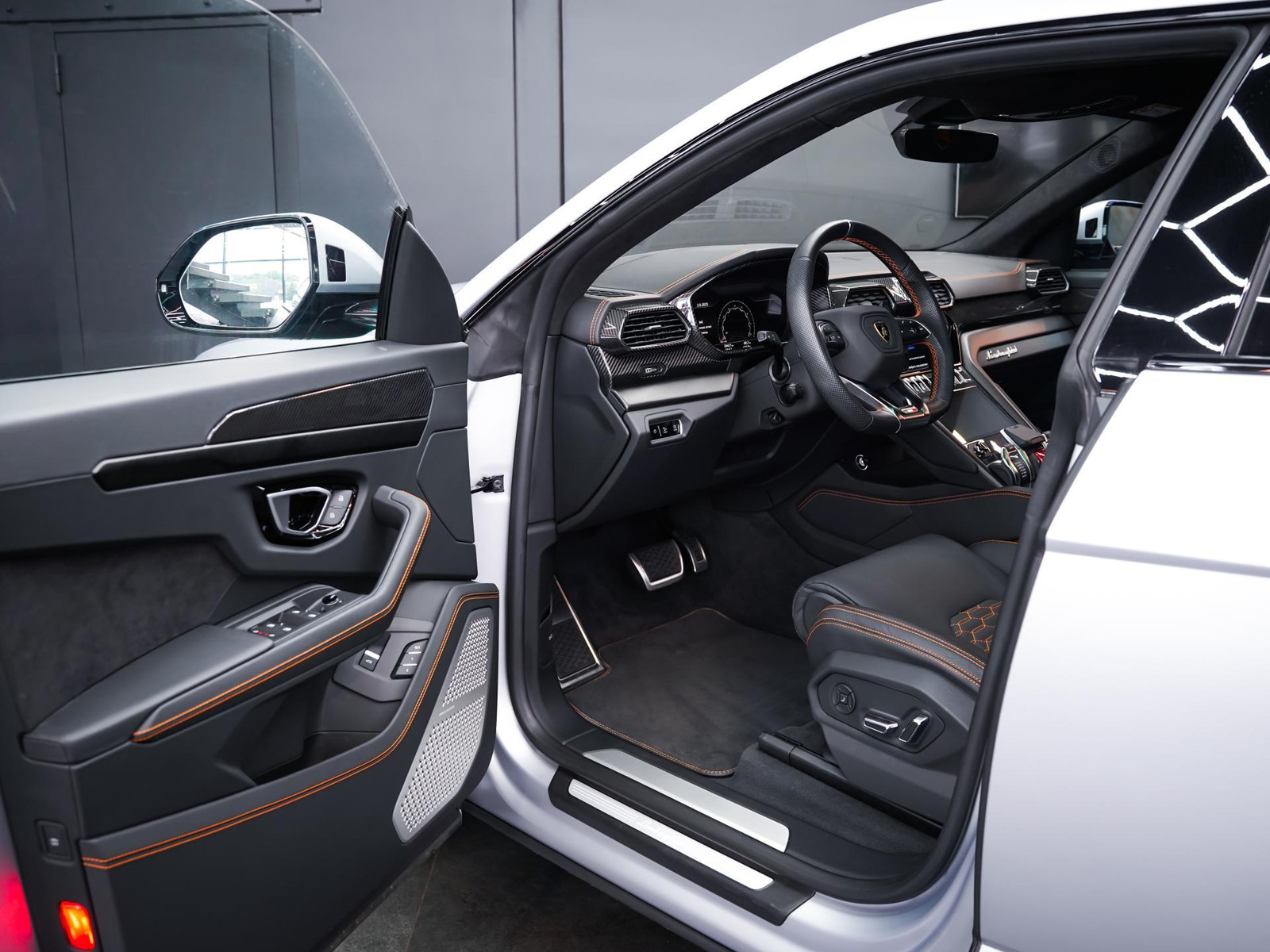 Lamborghini Urus 2023, photo 5/16
