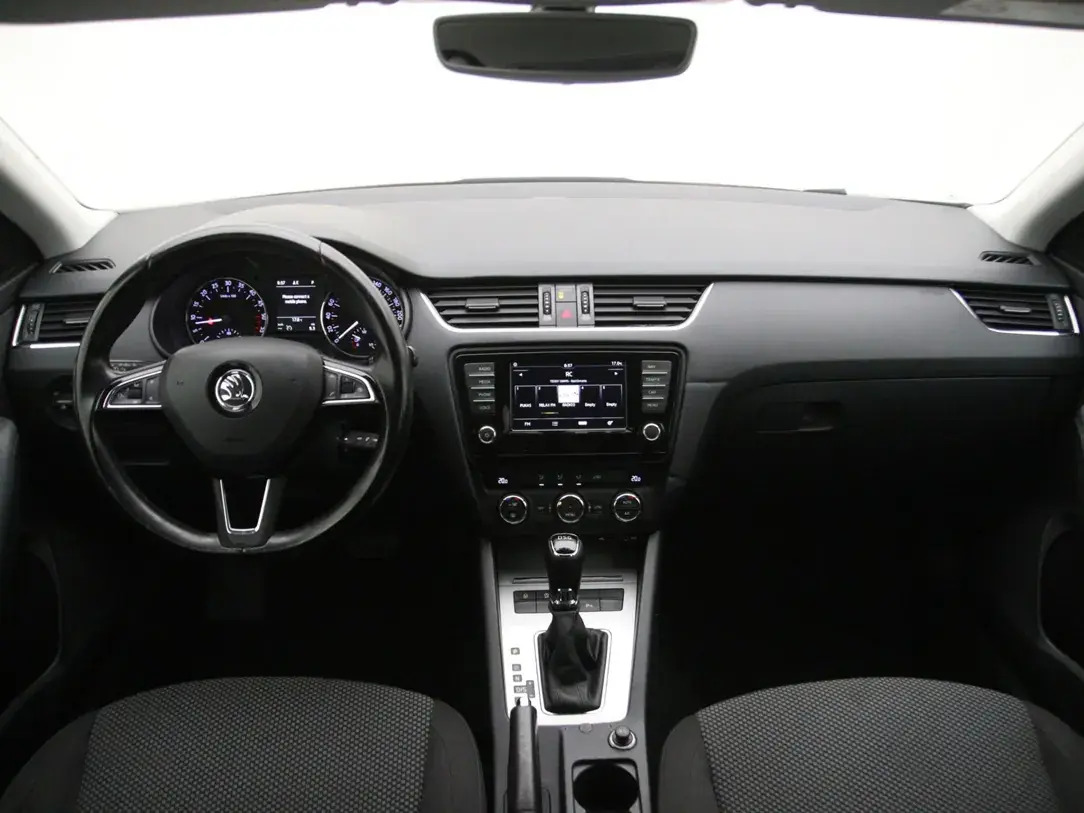 Škoda Octavia 2017, photo 2/31