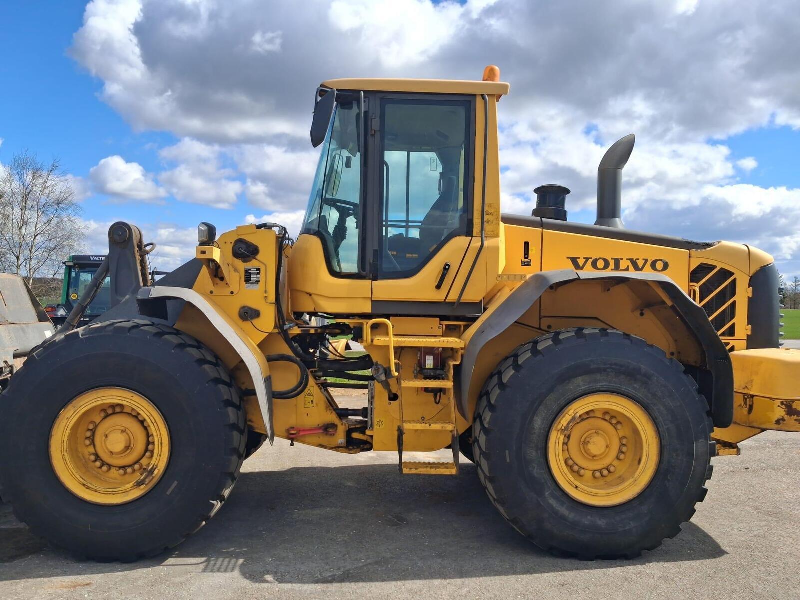 Volvo L120F, photo 3/23