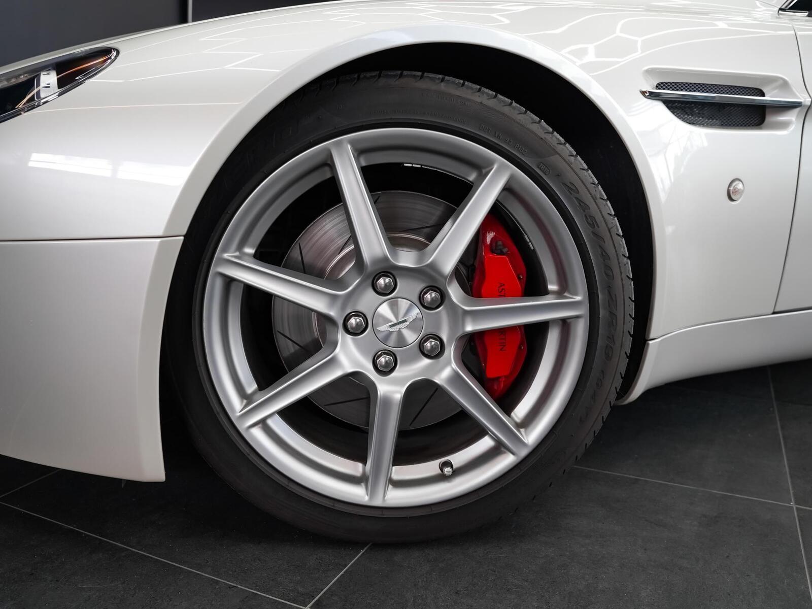 Aston Martin V8 Vantage 2007, photo 4/16