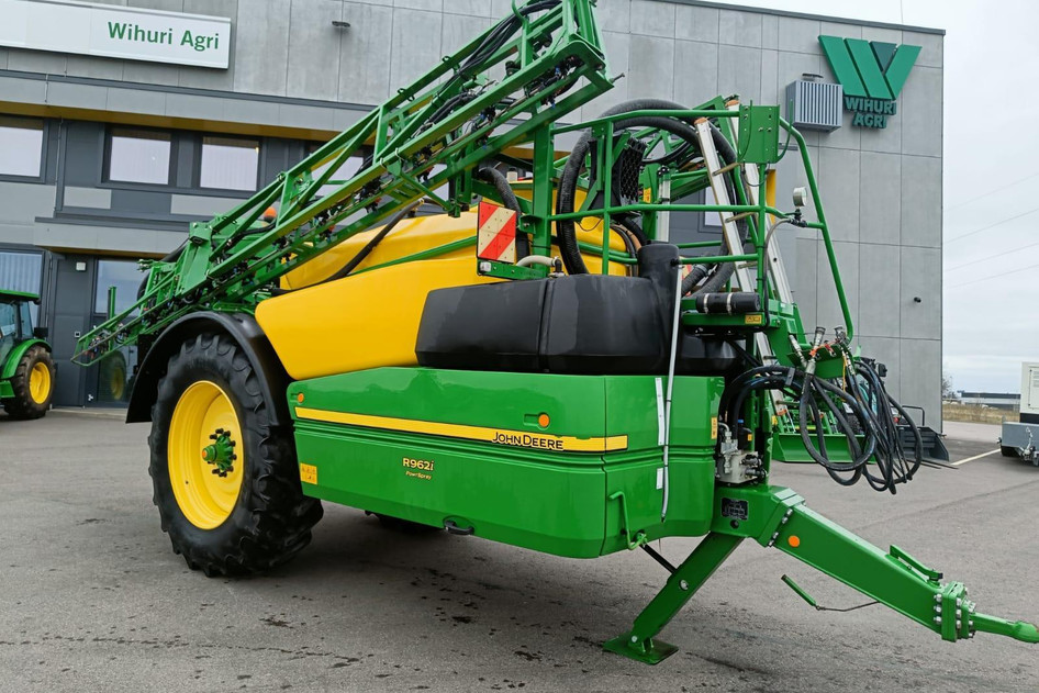 John Deere R962i