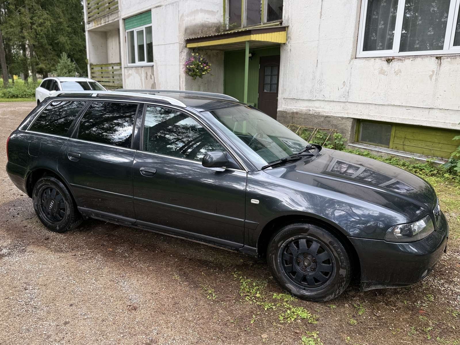 Audi A4 1999, kuva 2/9