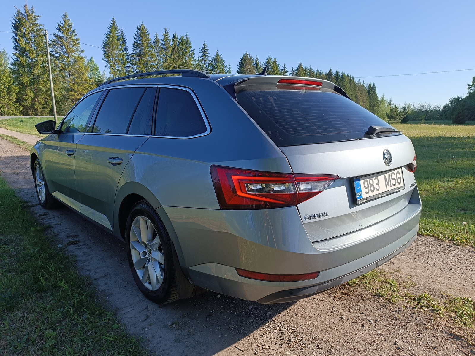 Škoda Superb 2019, photo 3/7