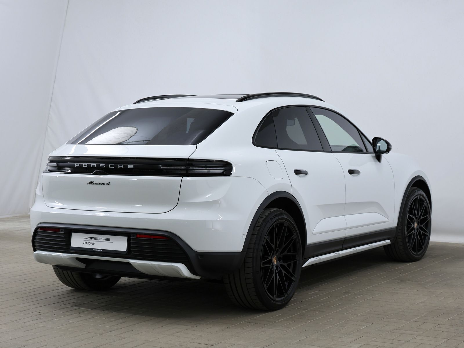 Porsche Macan 4 2024, photo 5/34