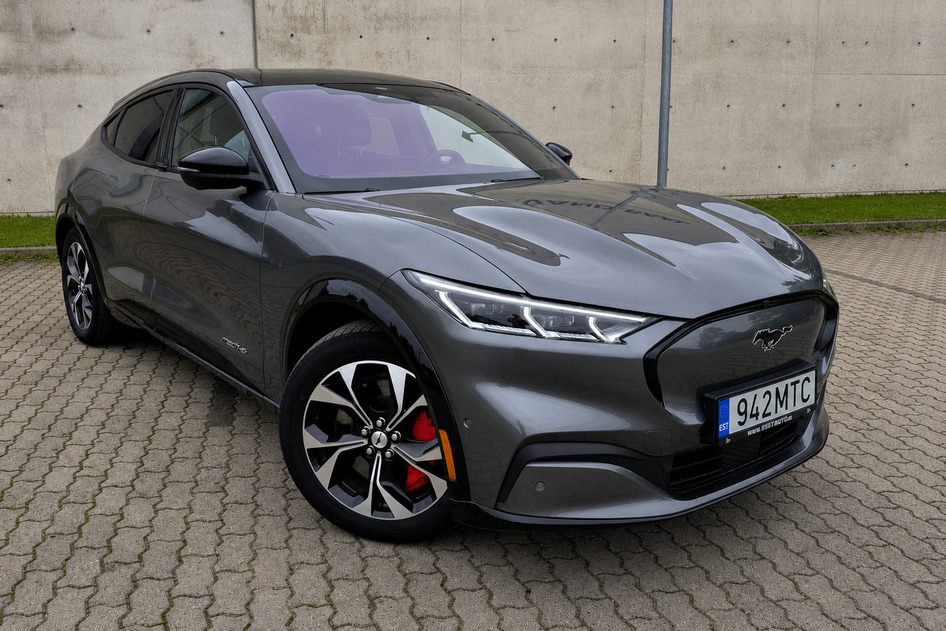 Ford Mustang Mach-E, 2021, 124 kW, electric, automatic, four-wheel drive