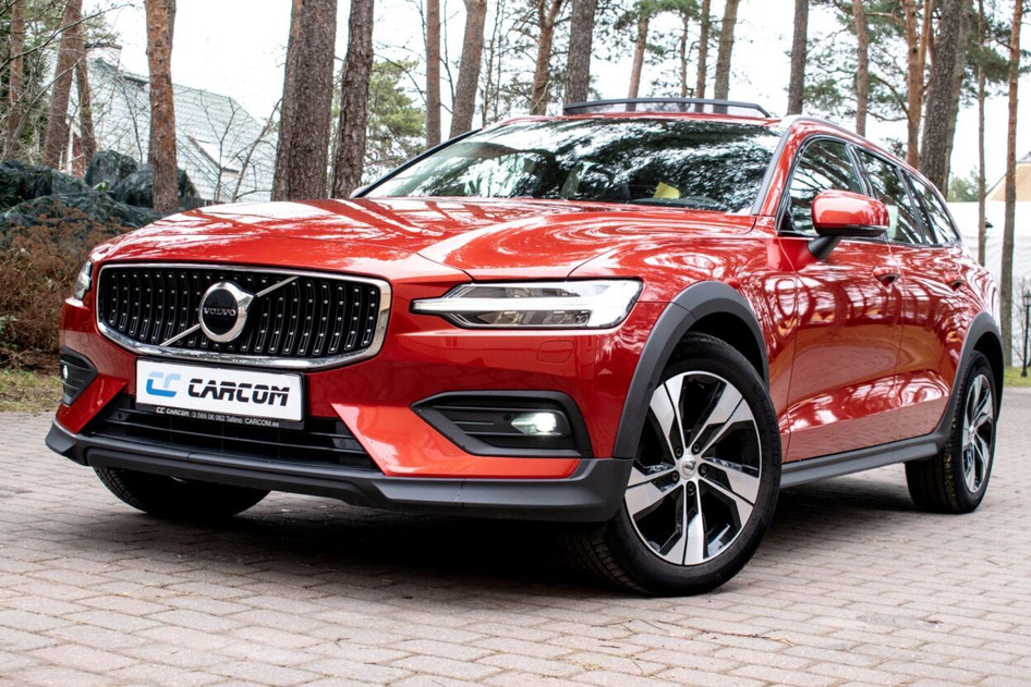 Volvo V60 Cross Country, 2022, 2.0, 145 kW, hybrid (diesel/electric), automatic, four-wheel drive