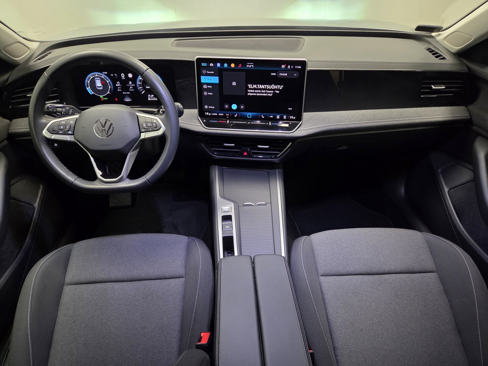 Volkswagen Passat City 2024, photo 7/21