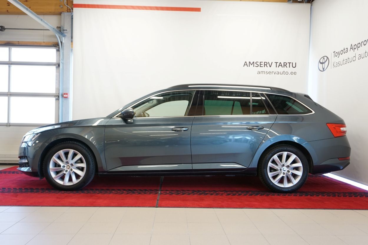 Škoda Superb 2021, photo 3/10