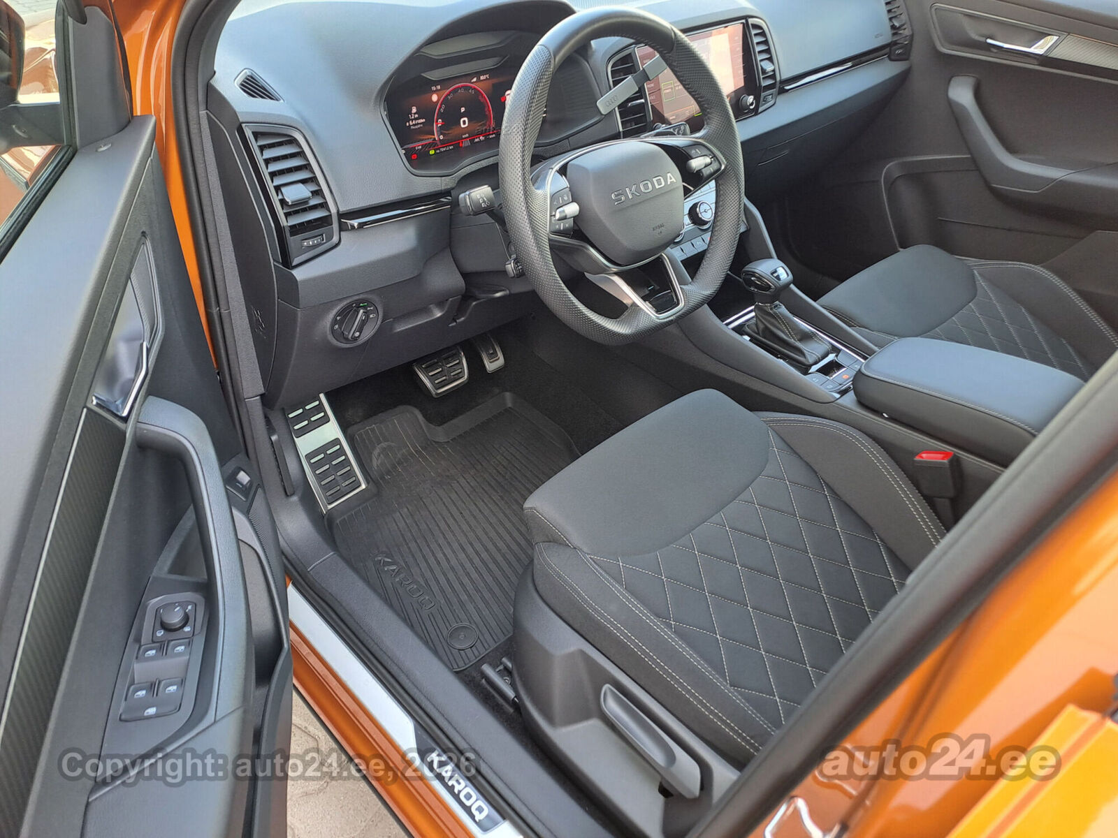 Škoda Karoq 2025, photo 4/7