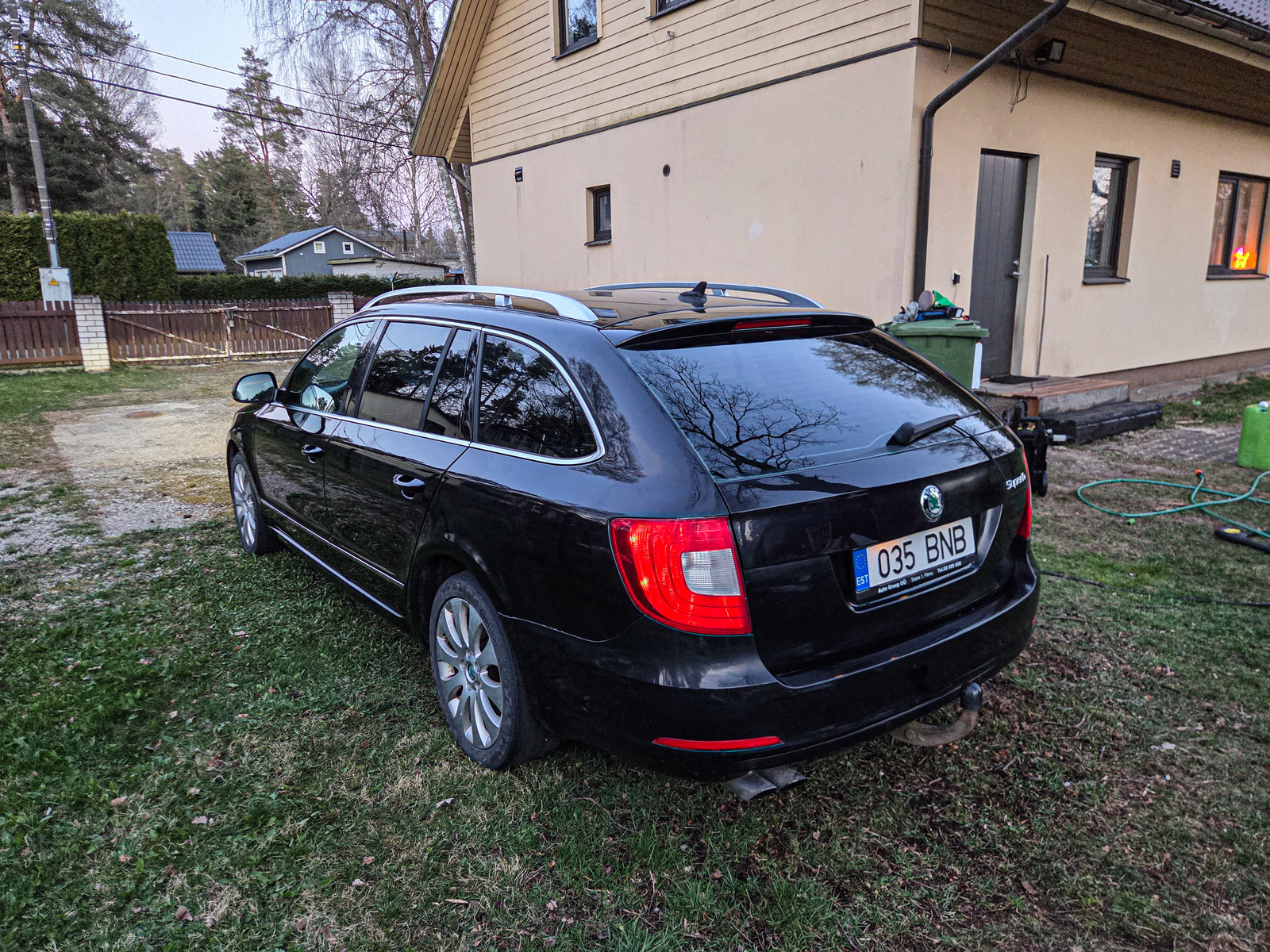 Škoda Superb 2011, photo 5/10