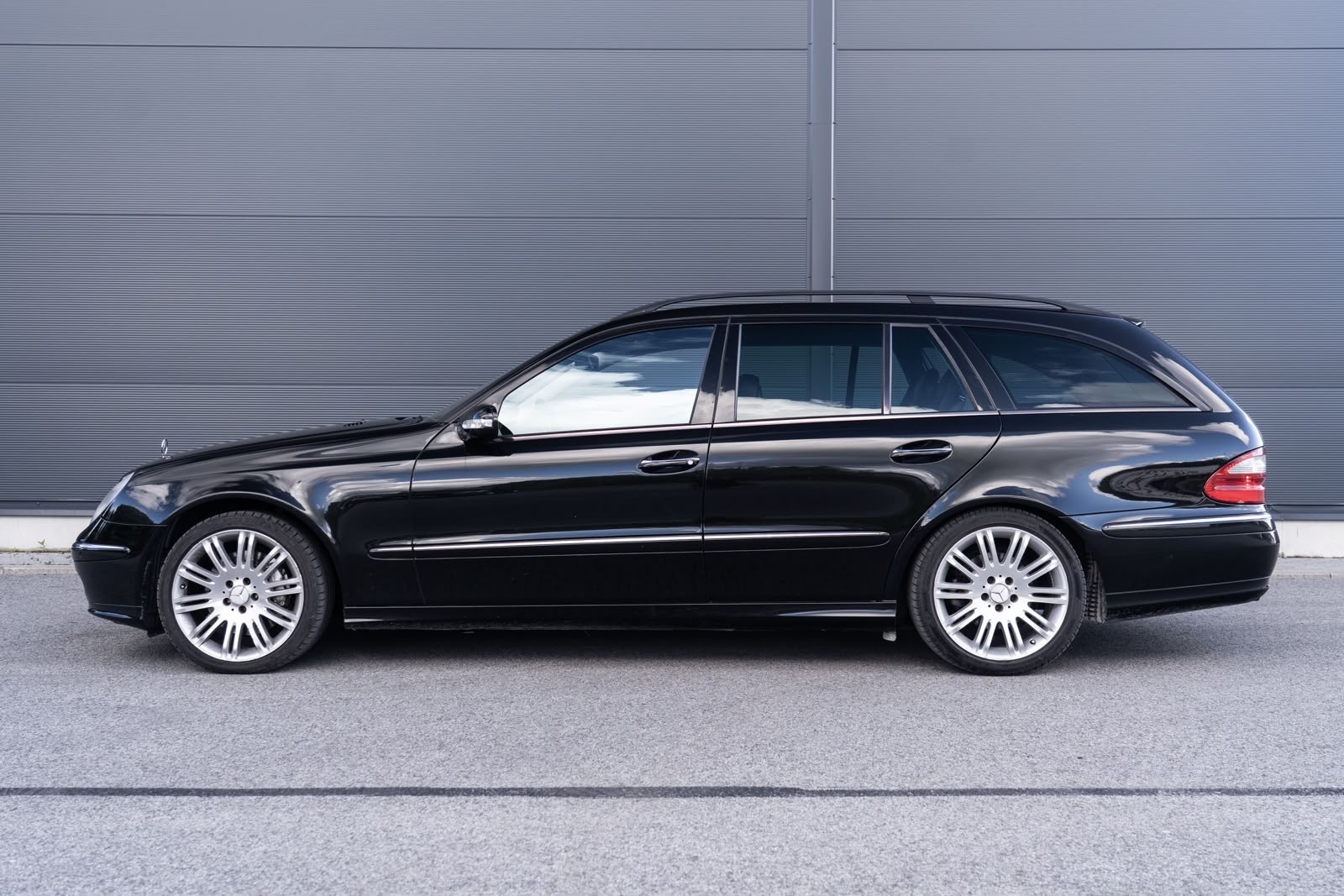 Mercedes-Benz E 320 2005, kuva 6/10