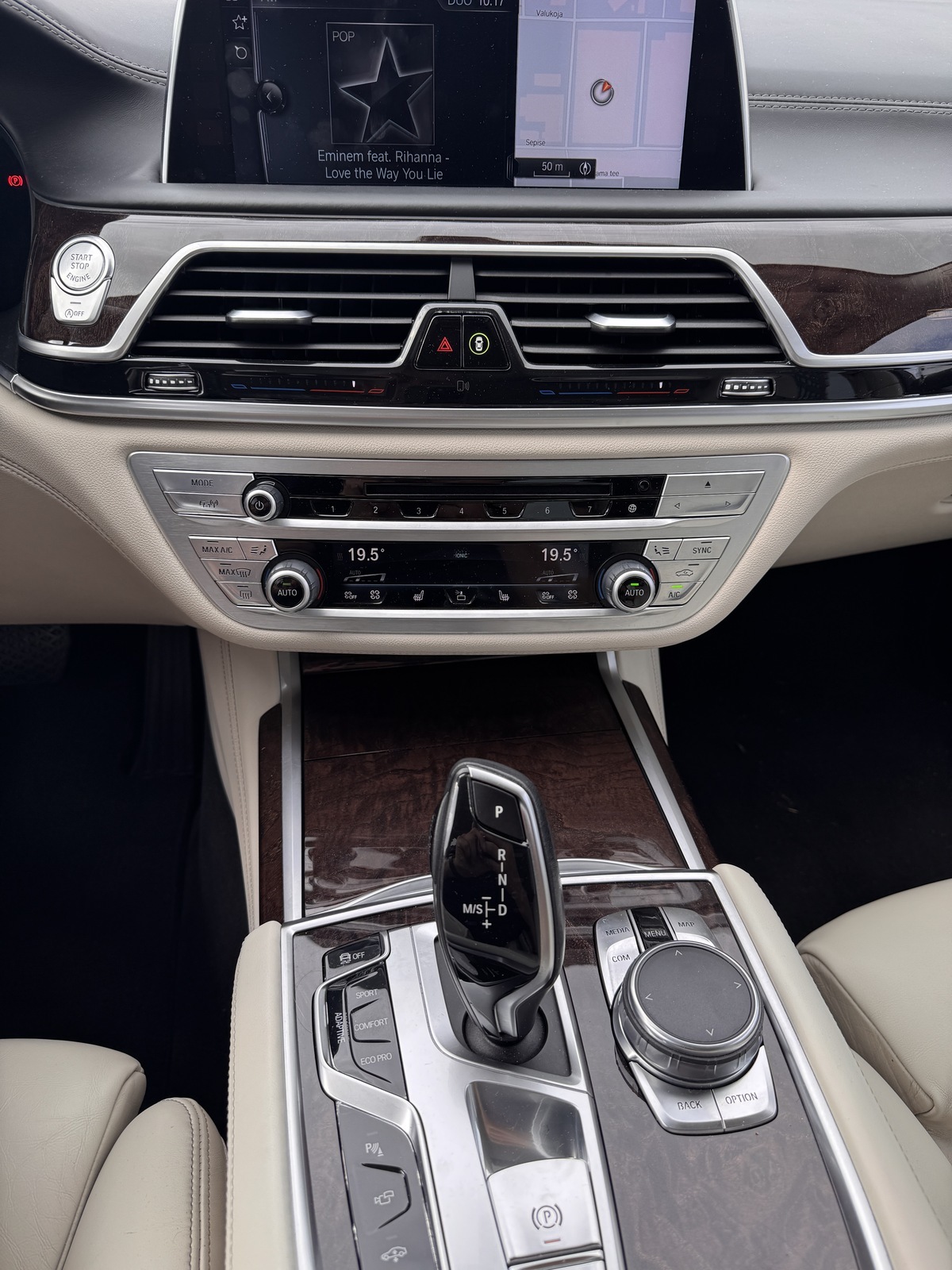 BMW 750 2016, kuva 6/8