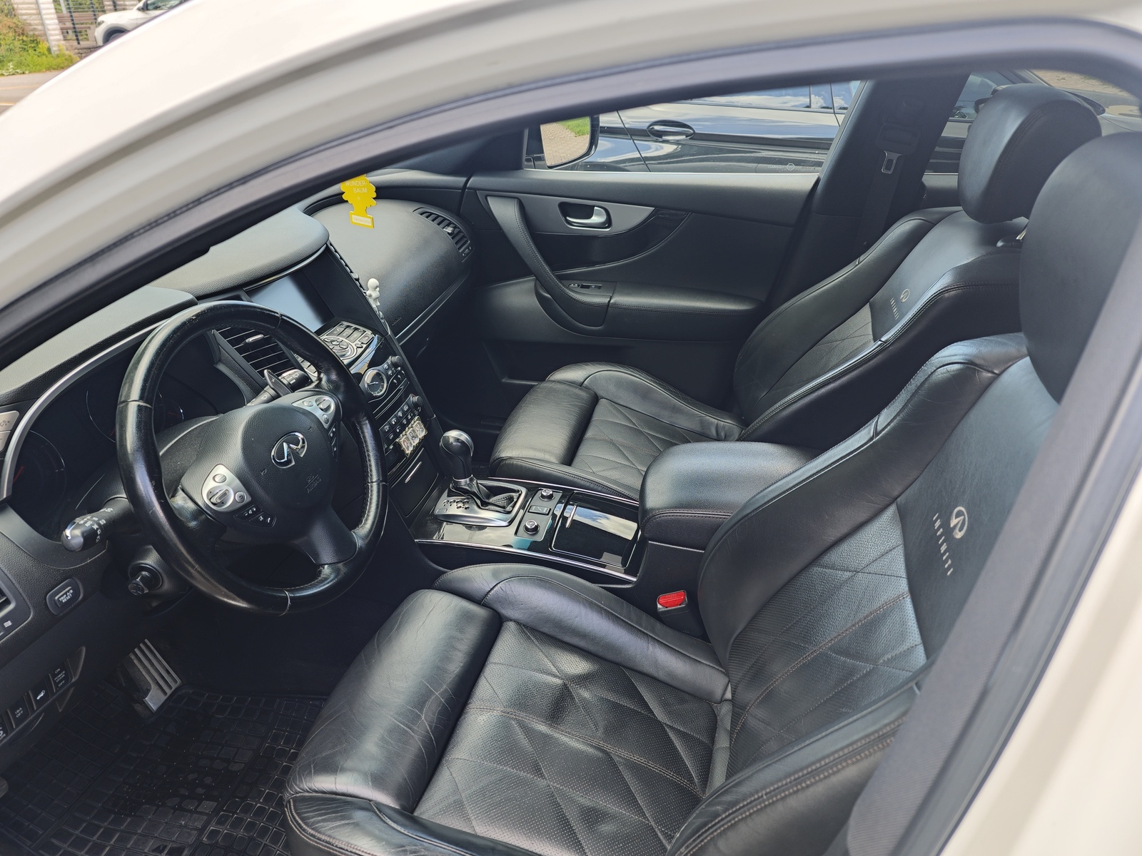 Infiniti QX70 2012, kuva 7/11