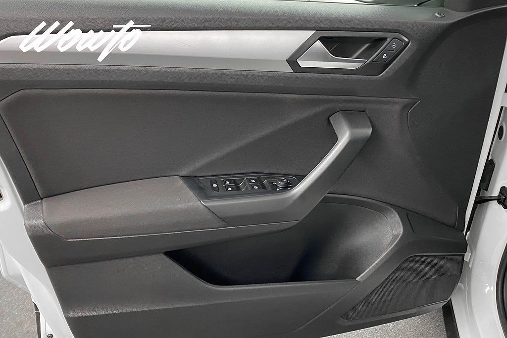 Volkswagen T-Roc 2022, photo 7/17