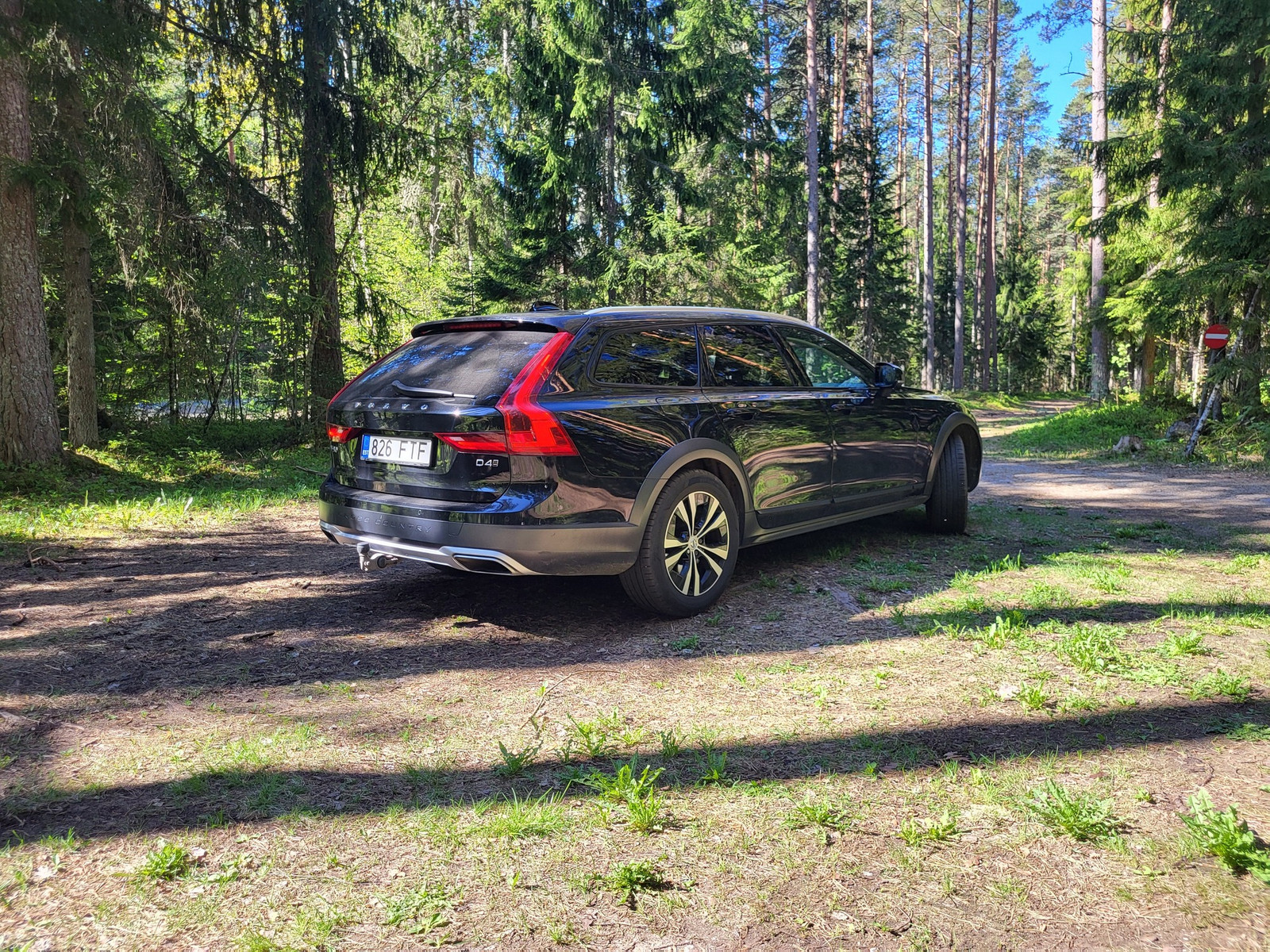 Volvo V90 Cross Country 2018, photo 4/13