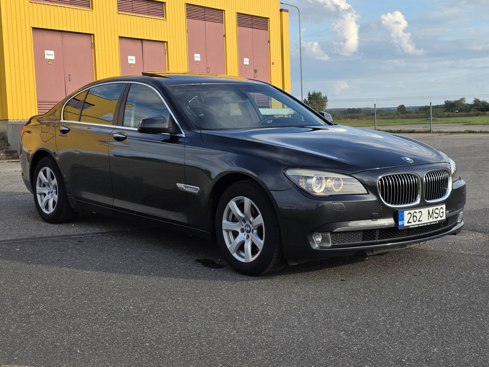 BMW 730