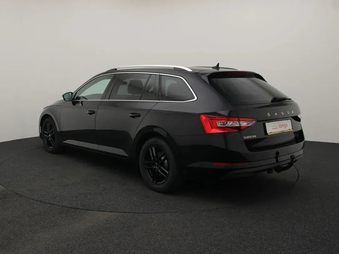 Škoda Superb 2021, photo 7/33