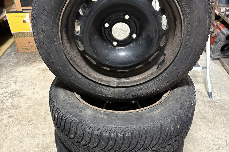 Used steel wheel+studless winter tire 195/65R15, Smart