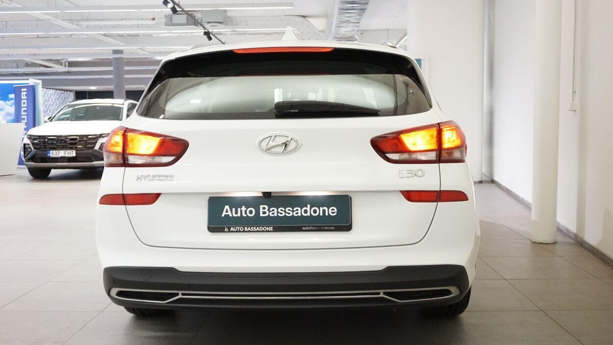 Hyundai i30 2021, photo 5/10