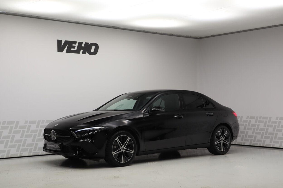 Mercedes-Benz A 180, 2025, 1.3, 100 kW, hybrid (petrol/electric), automatic, front-wheel drive