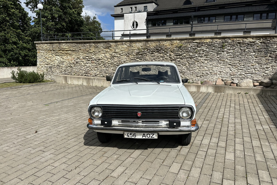 GAZ 24-10, 1990, 2.4, 70 kW, бензин, механическая, задний привод