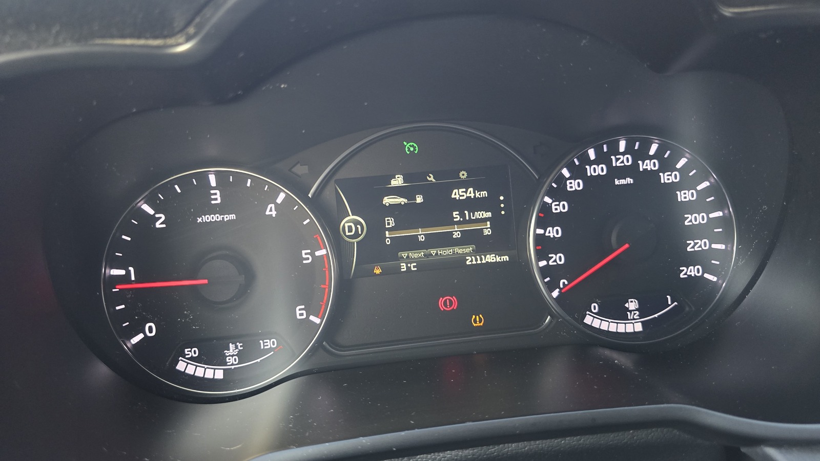 Kia Carens 2016, photo 5/18
