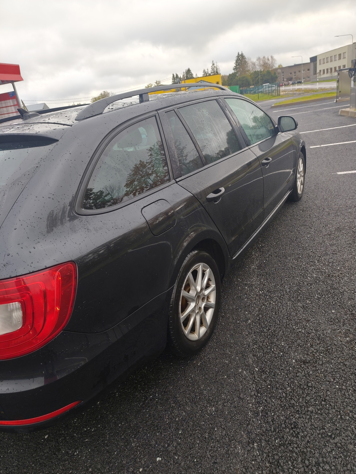 Škoda Superb 2011, kuva 6/14
