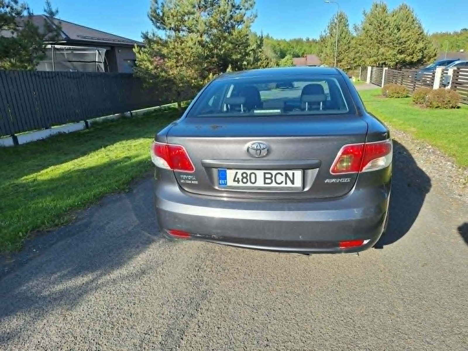 Toyota Avensis 2010, photo 6/12