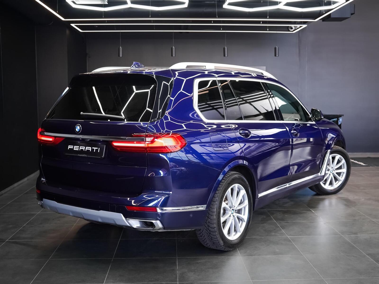 BMW X7 2021, photo 2/10
