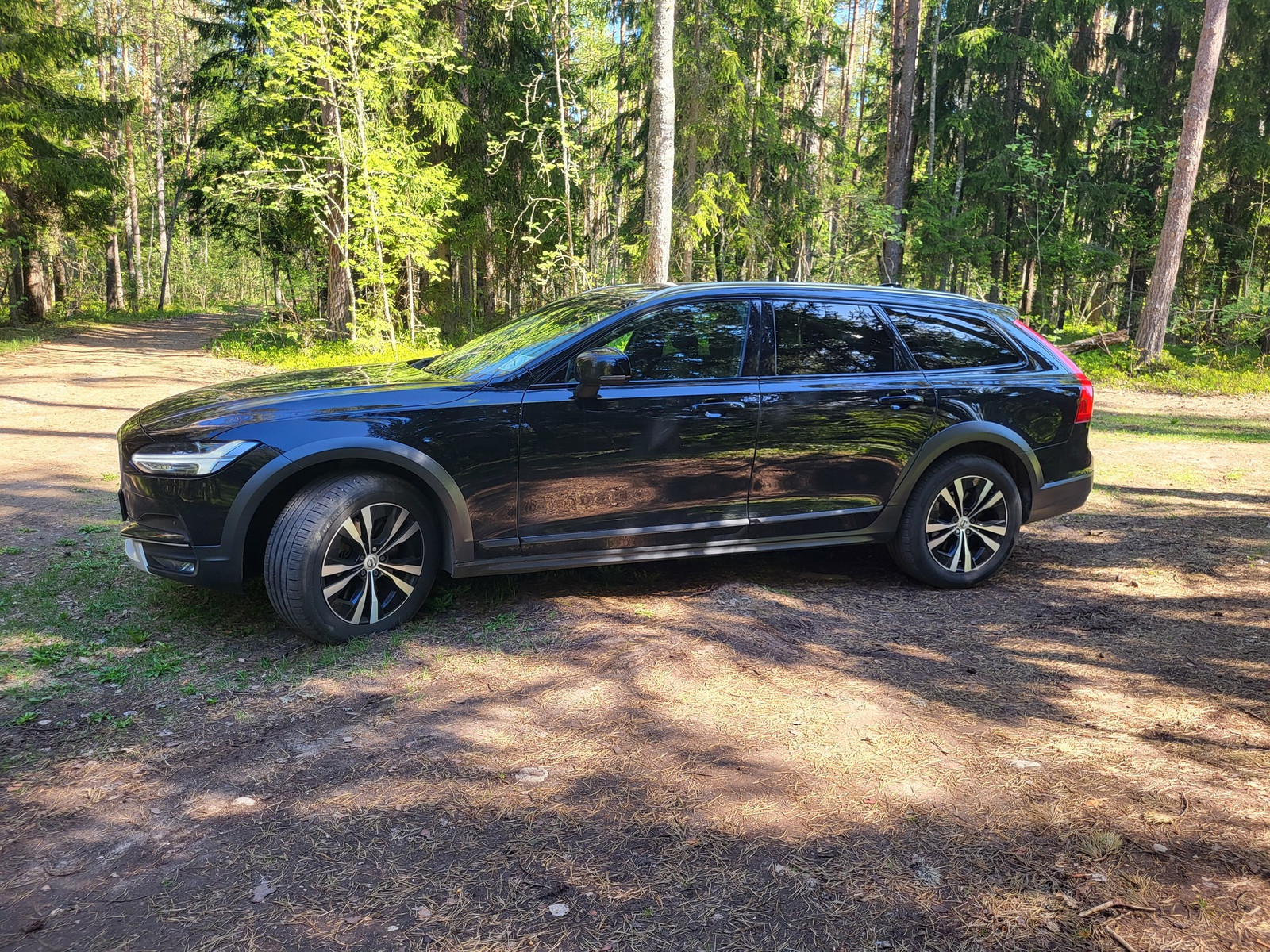 Volvo V90 Cross Country 2018, photo 2/13