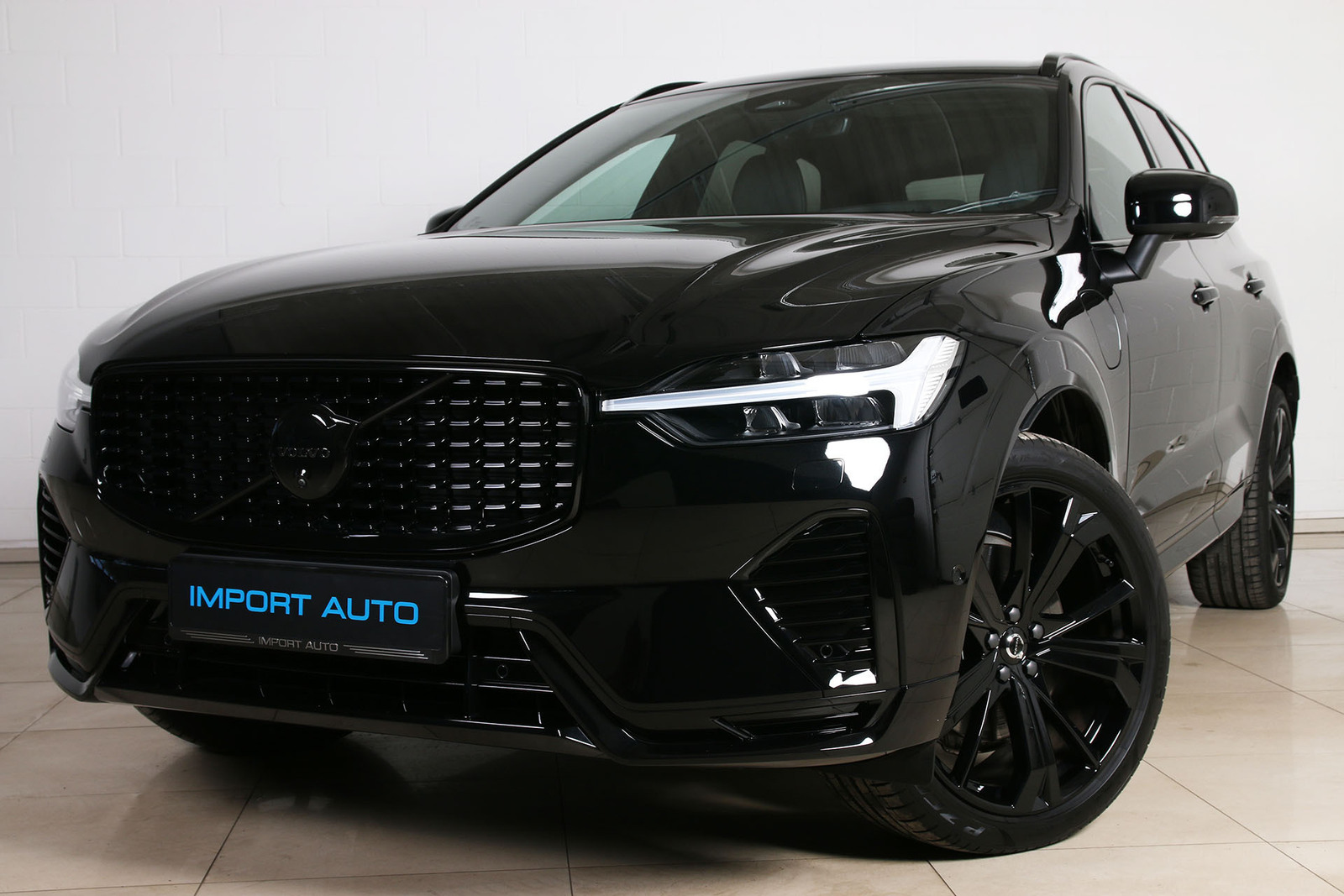 Volvo XC60 AWD BLACK EDITION INTELLI SAFE PRO 2.0 T6 Recharge Long Range Plug-In-Hybrid 293kW