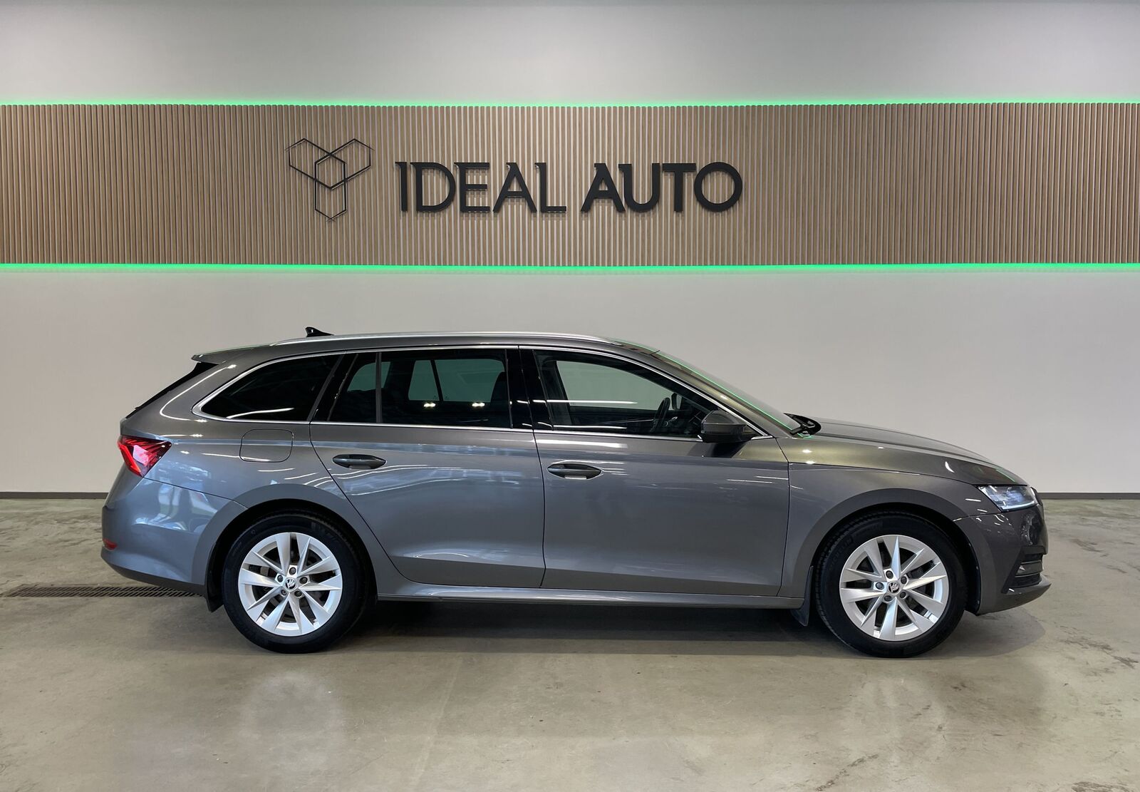 Škoda Octavia 2023, photo 3/19
