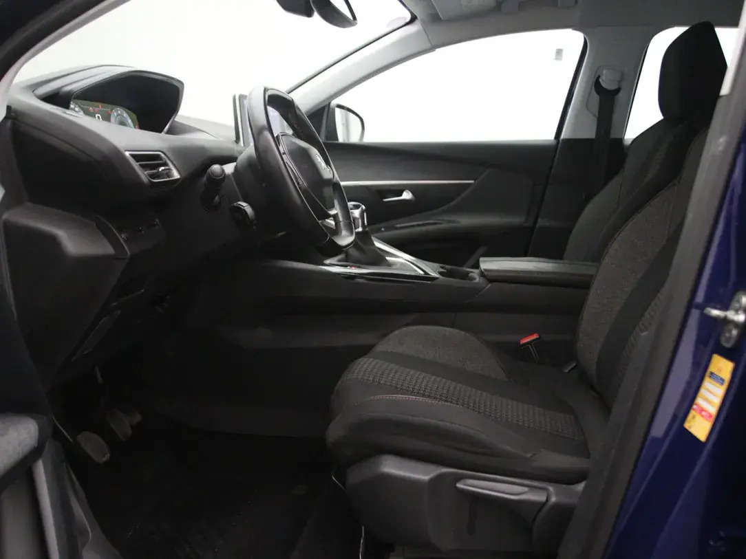 Peugeot 3008 Executive 1.2 96kW 2017, kuva 4/28