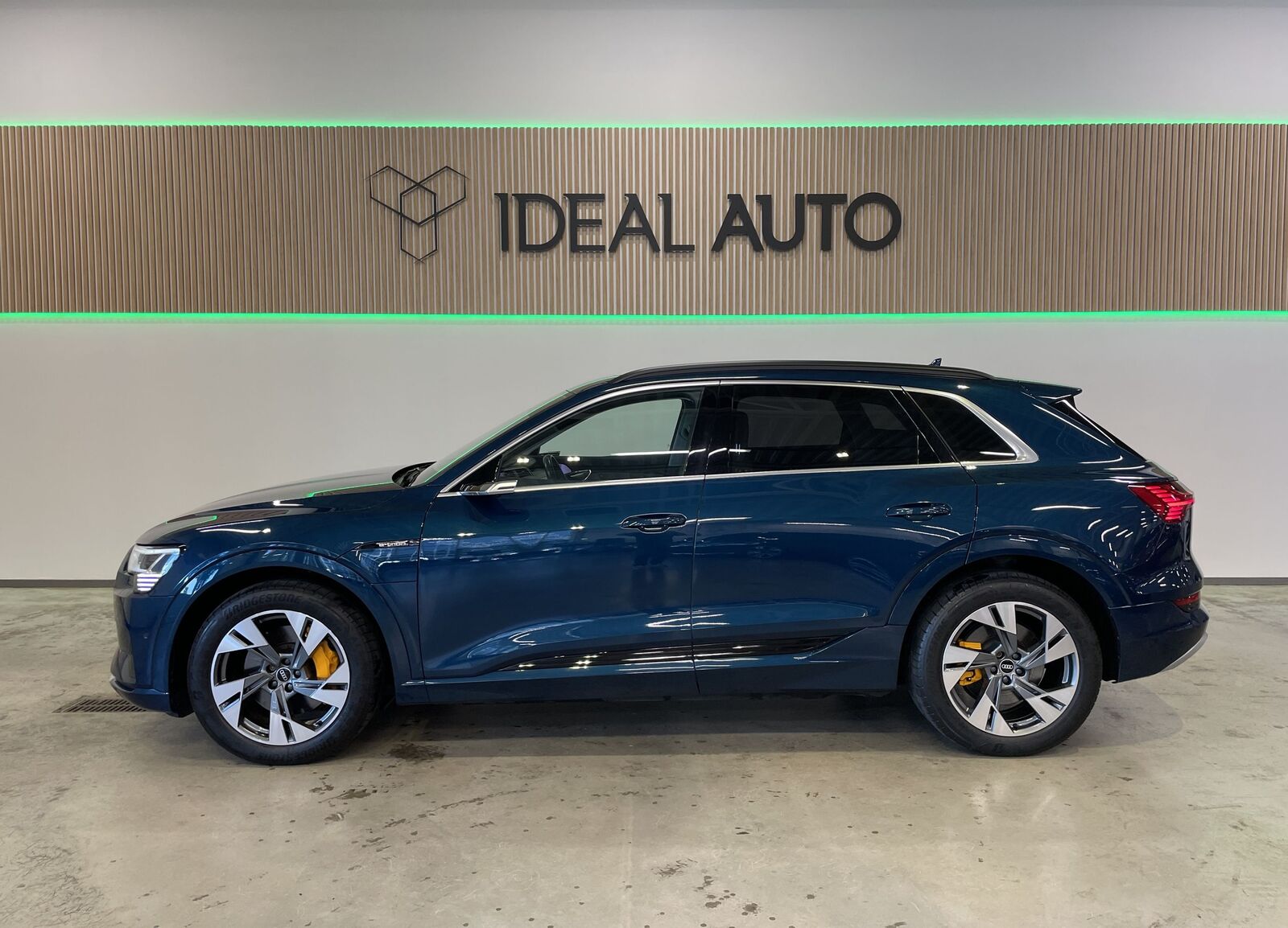 Audi e-tron 2021, photo 2/10